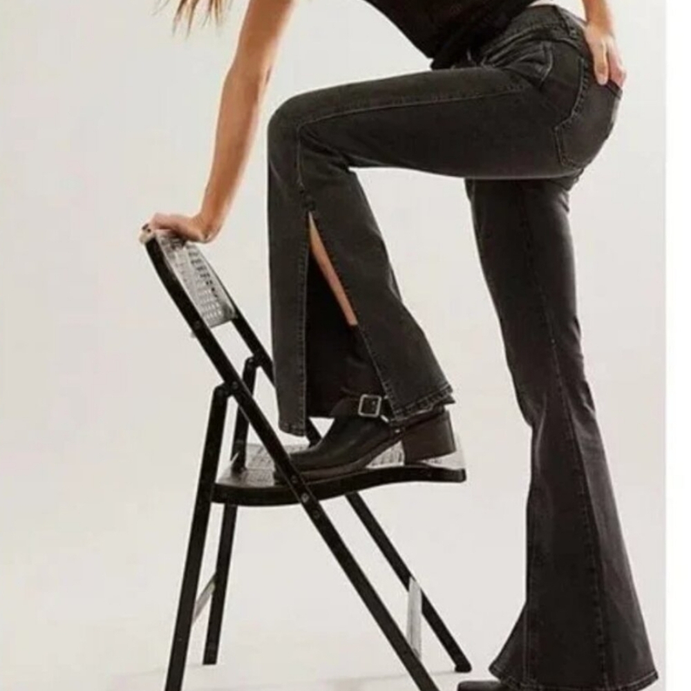 NEW ..Le High Flare Side Slit Jeans In Obsidian Clean..Size 29